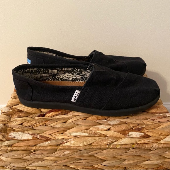 TOMS Black Canvas Slip Ons - Picture 4 of 4